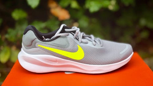 New nike revolution - new, 7