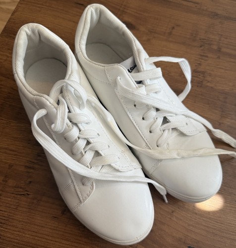 Plain the hits - hits, shoes